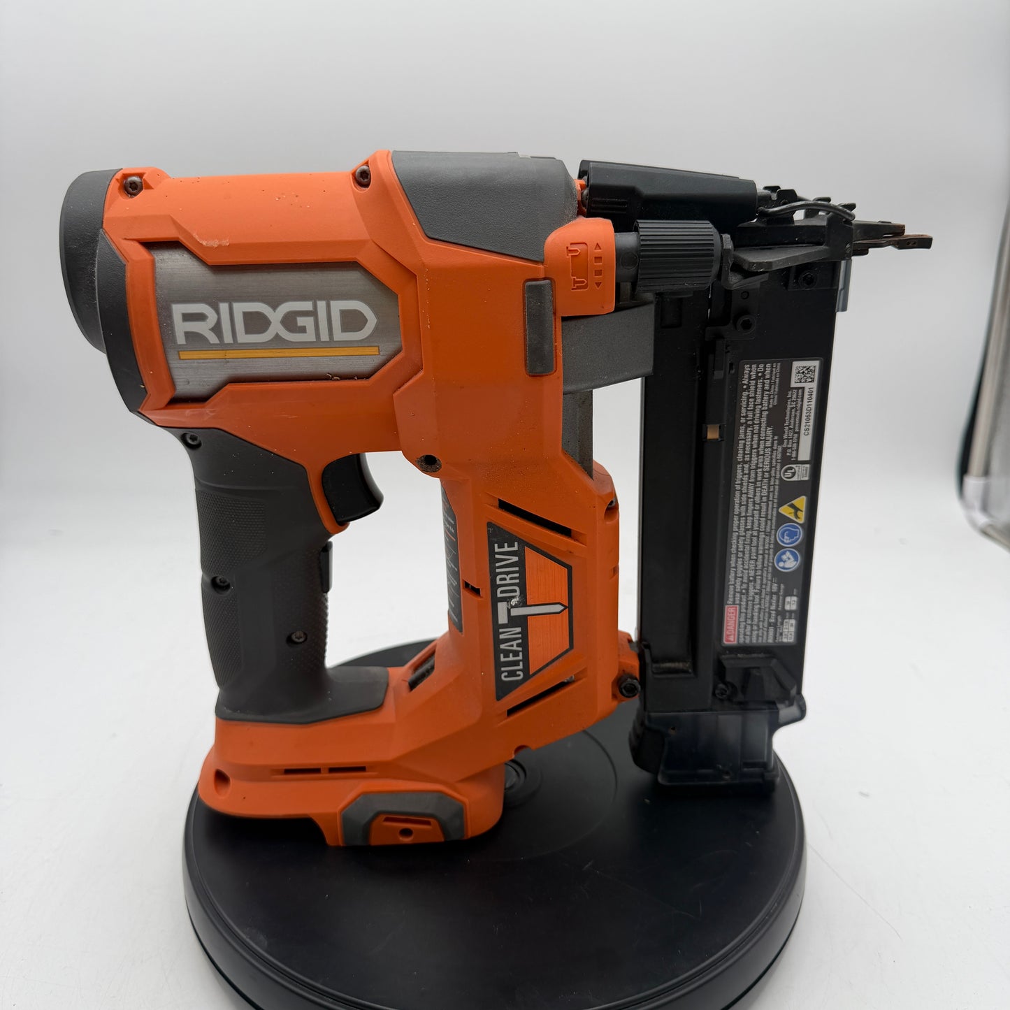 RIDGID 18V 18 Gauge Brushless Brad Nailer Orange (R09891) Tool Only