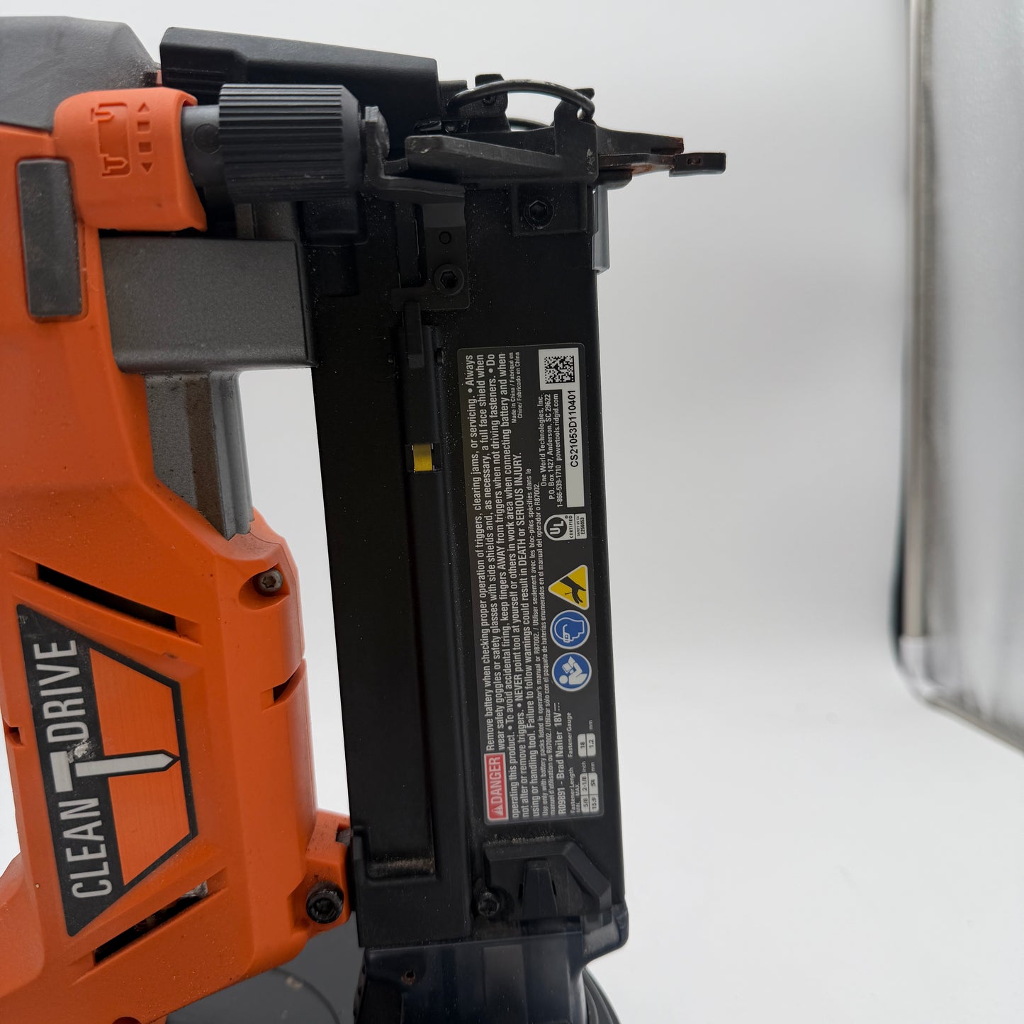 RIDGID 18V 18 Gauge Brushless Brad Nailer Orange (R09891) Tool Only