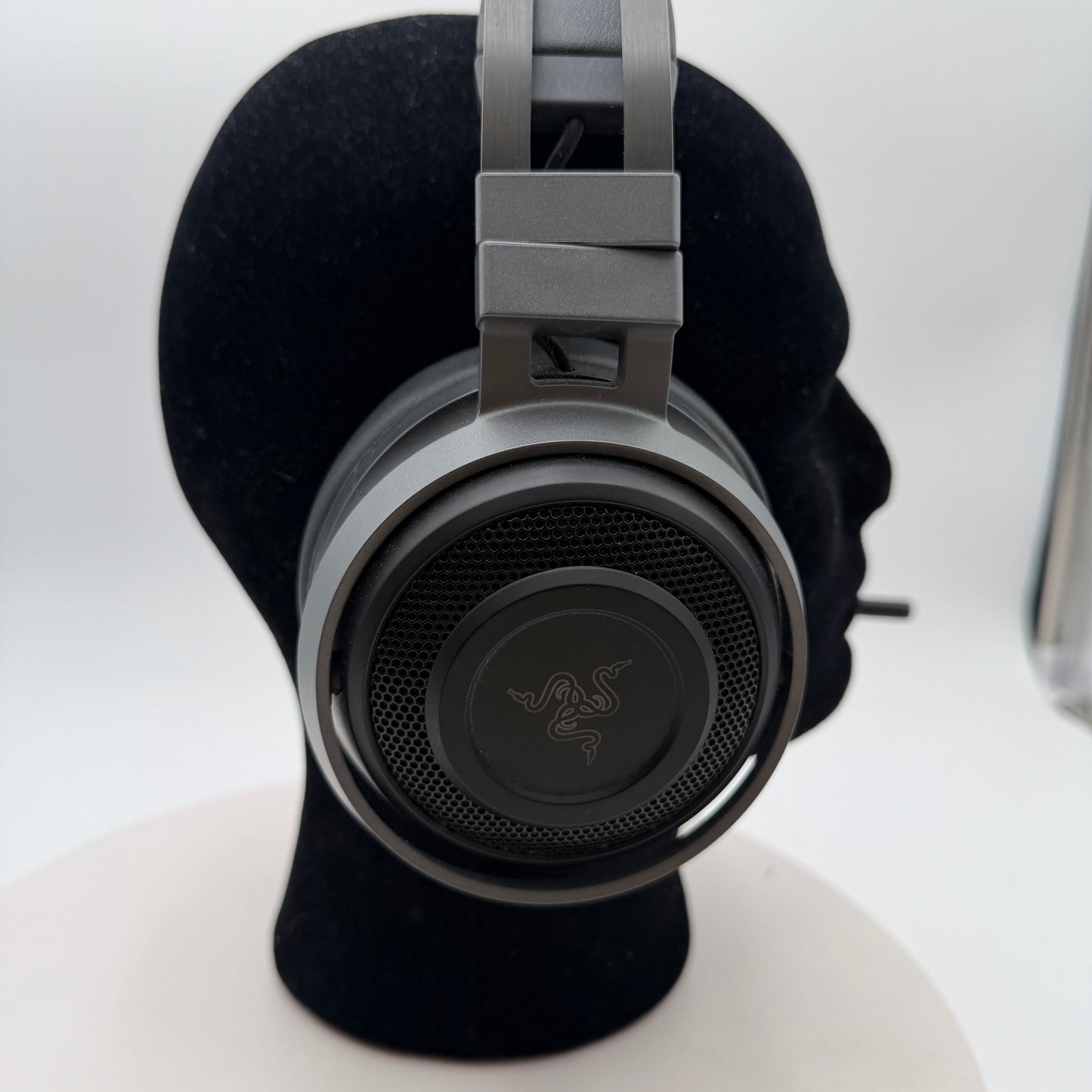 Razer Nari Wireless 7.1 Surround Sound Gaming Headset RC30-026801 w/ Dongle Black