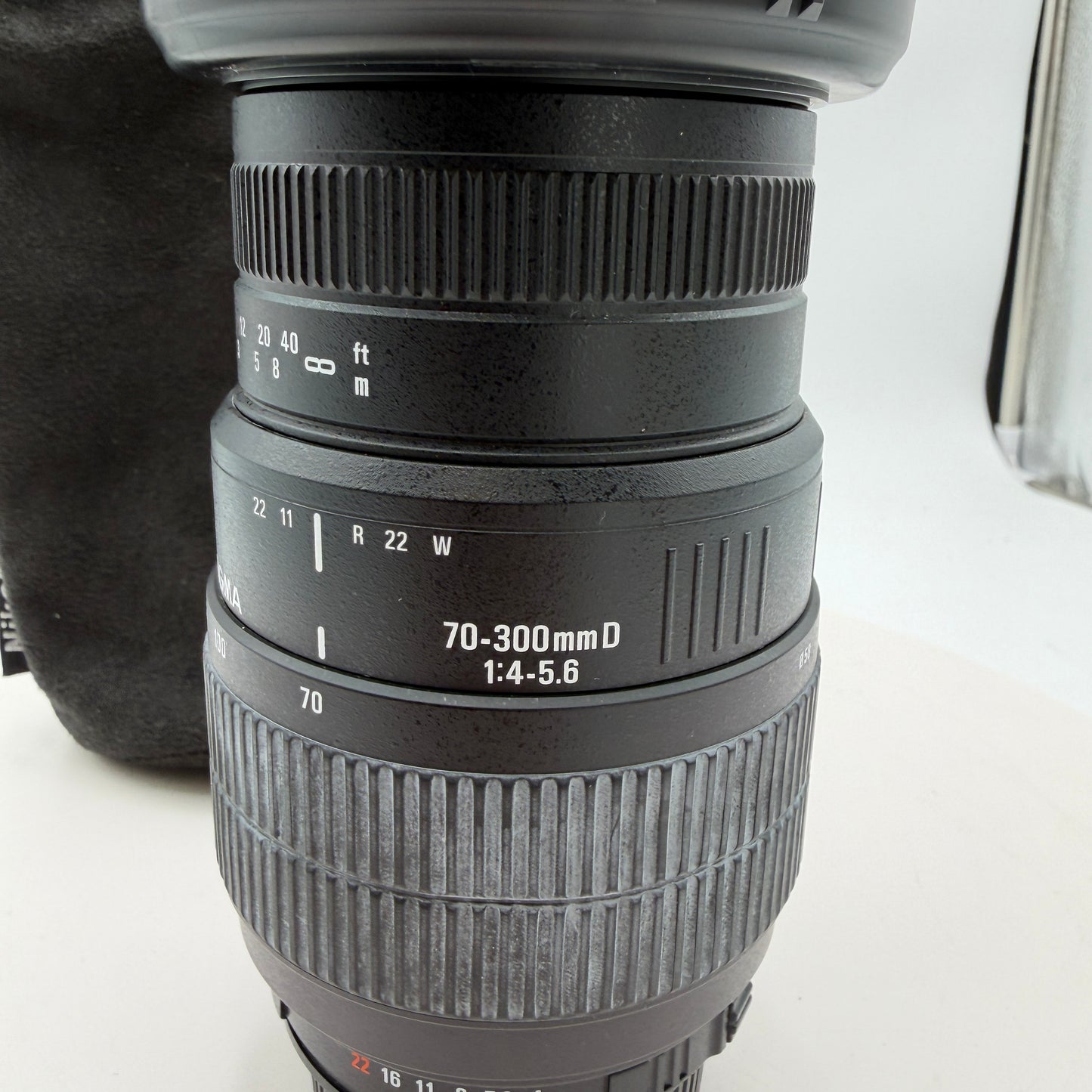 Sigma AF 70-300mm f/4-5.6 D DL Macro Lens for Nikon F - Black