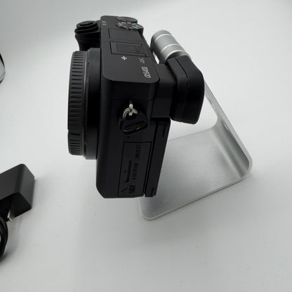 Sony A6400 Digital Camera Bundle Low Shutter Count