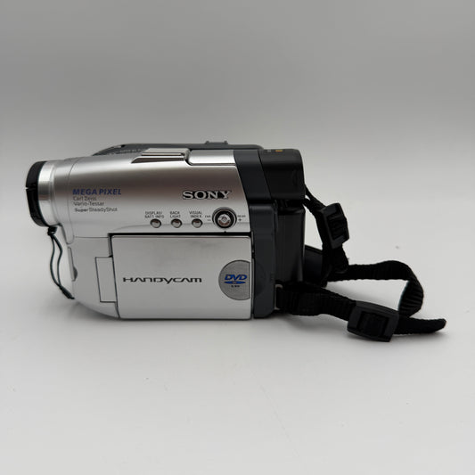 Sony DCR-DVD201 Silver Camcorder 1 Batteriy Charger NightShot Plus