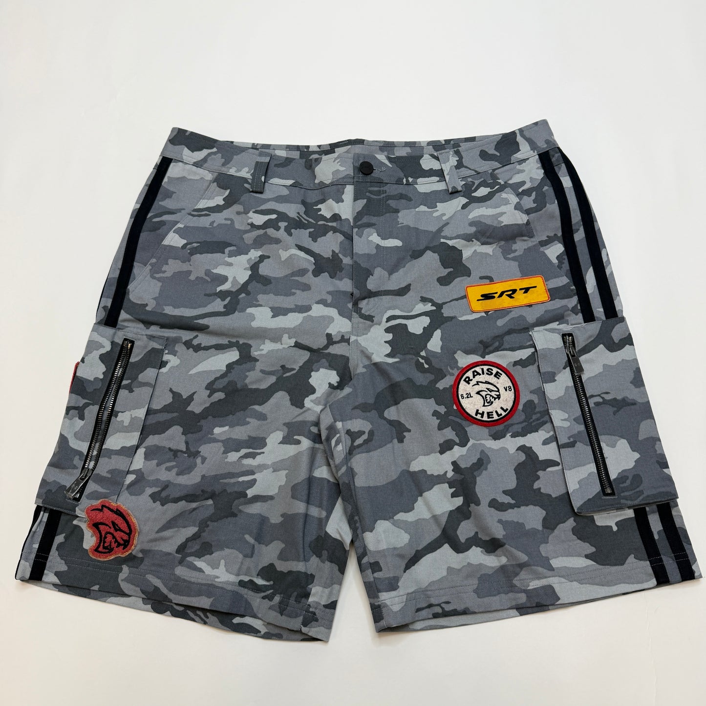 Under Armour Dodge SRT Hellcat Cargo Shorts Men's XL Gray Camo