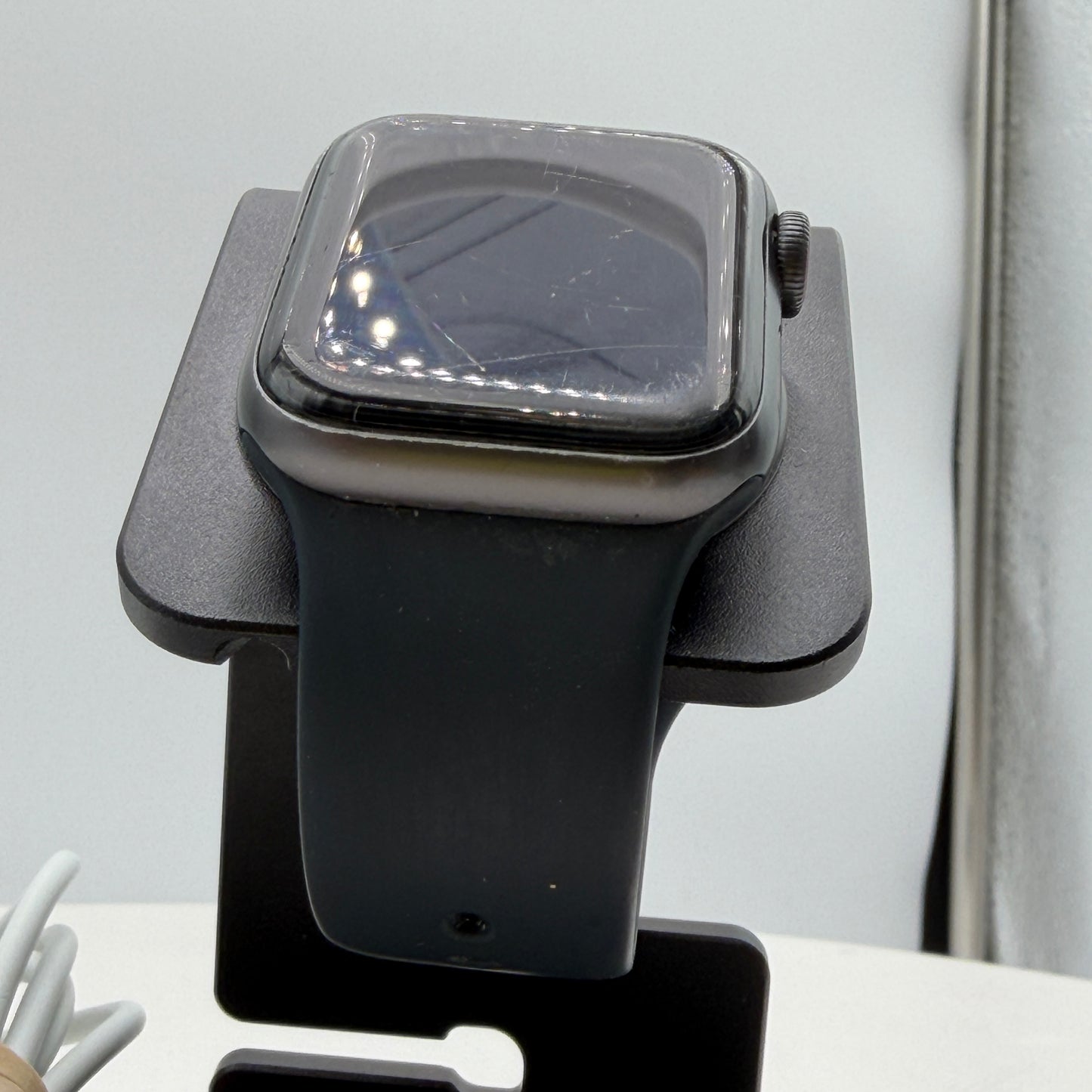Unlocked Apple Watch SE GPS + Cellular 40mm Aluminum Smart Watch Black