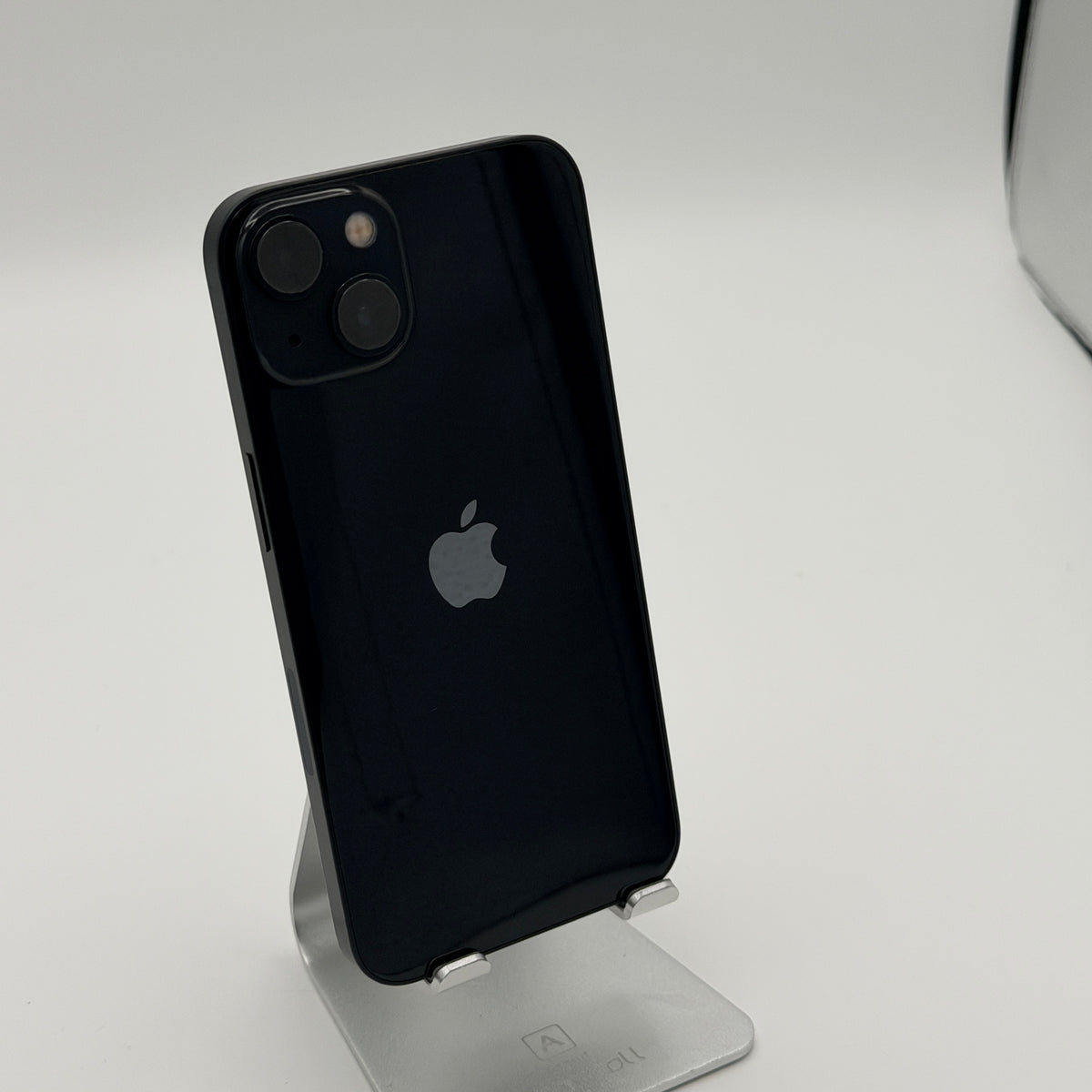 Unlocked Apple iPhone 13 128GB Midnight 99% Battery Health