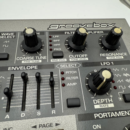 Vintage 90's Roland MC-505 Groovebox Drum Machine-Synthesizer - Sequencer- Used