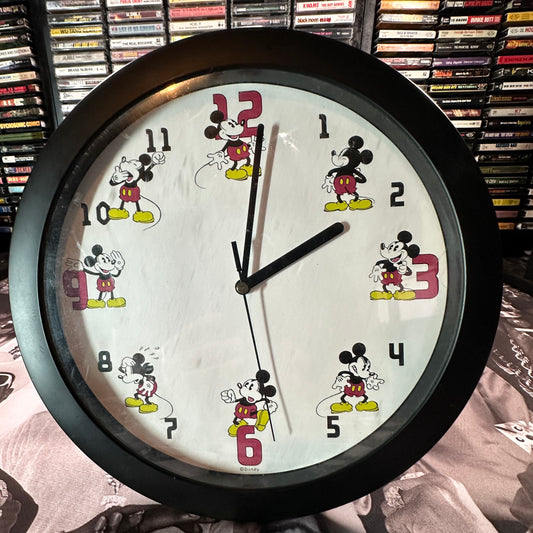 Vintage Disney Mickey Mouse Wall Clock Battery 11.5 Inch Diameter Working