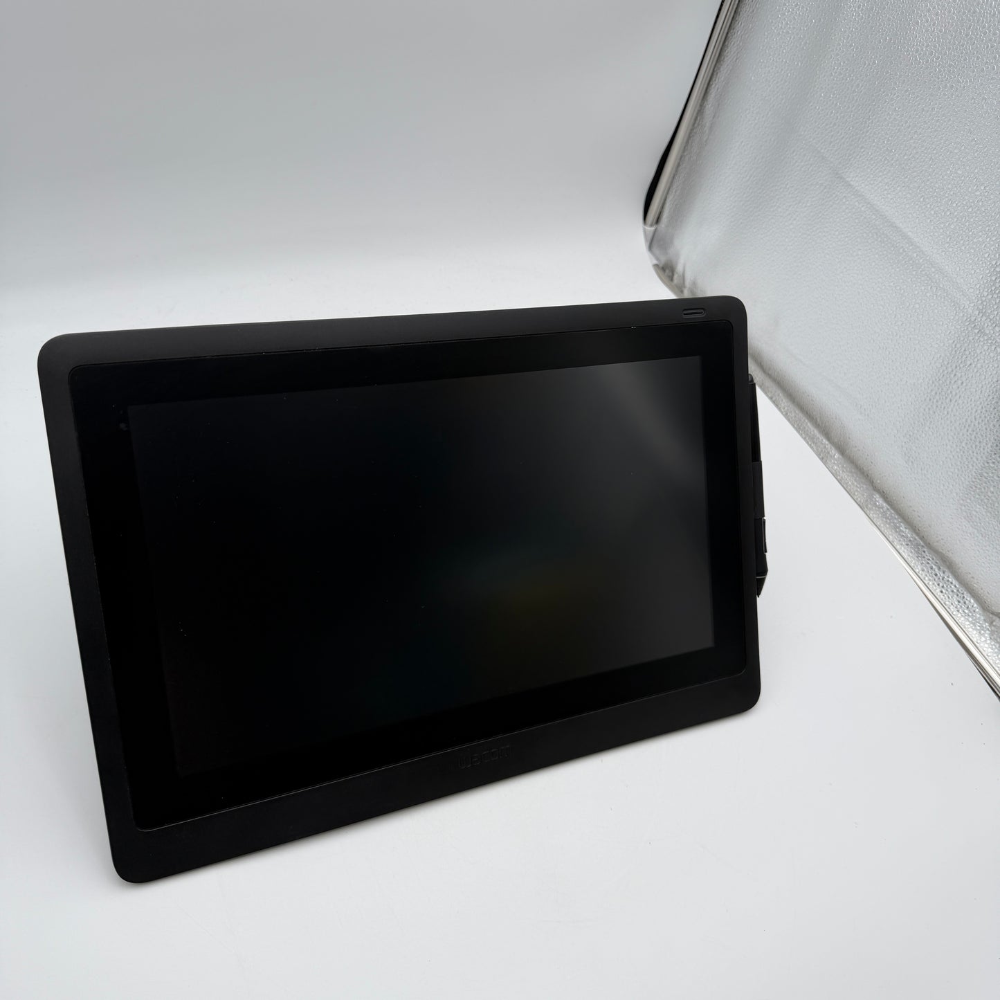 Wacom Cintiq 16 DTK-1660 Graphic Tablet READ