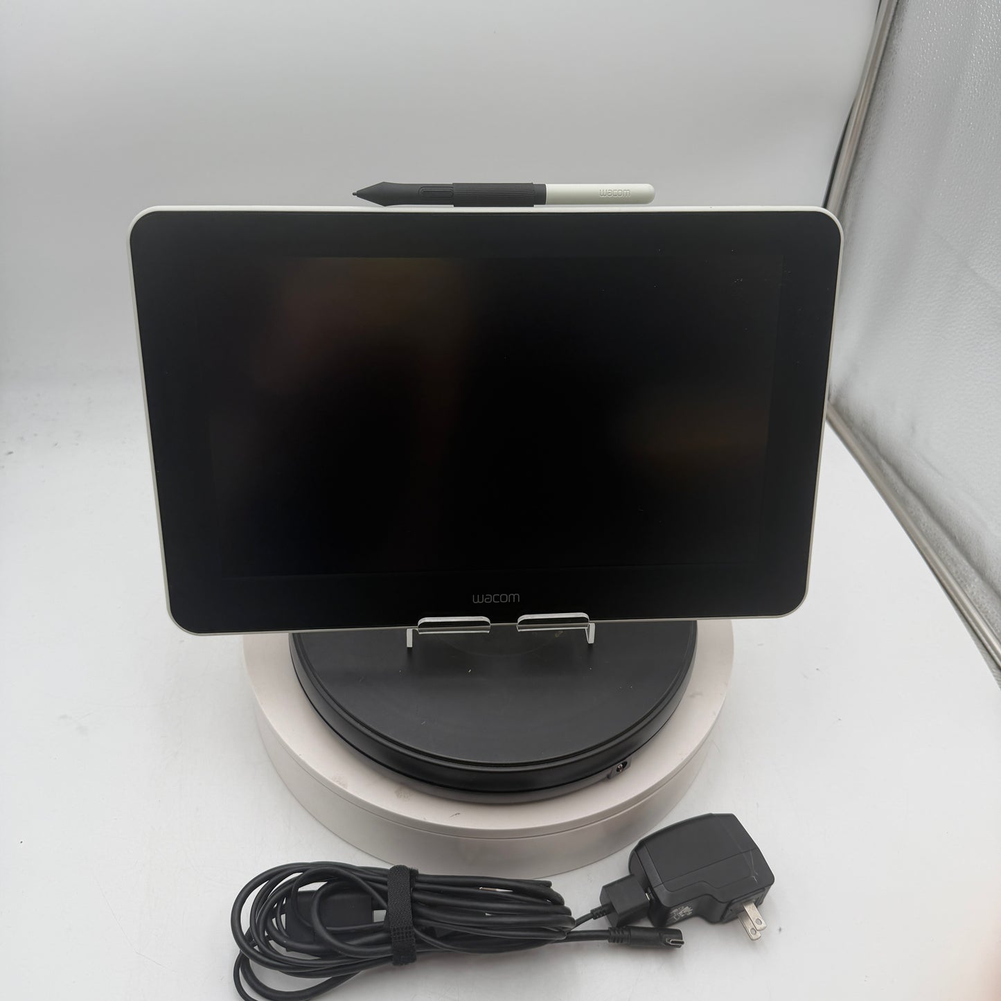 Wacom One 13 Creative Pen Display DTC133 Drawing Tablet - Stylus & 3-in-1 Cable Green