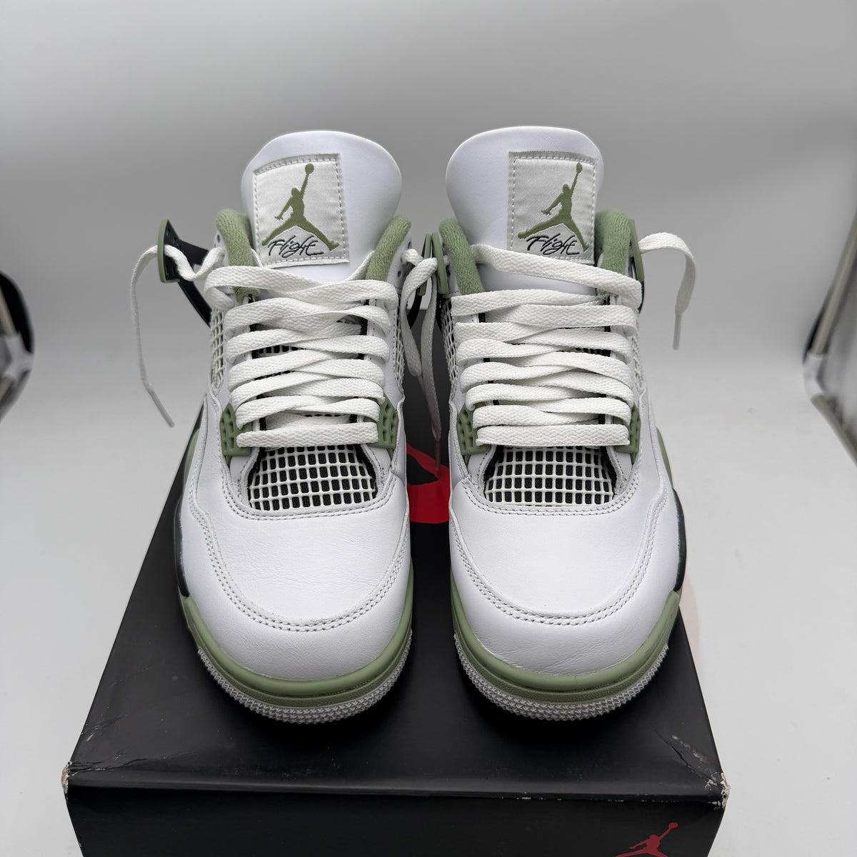 Women's Jordan Air Jordan 4 Retro "Seafoam" Sneakers Size 7.5 AQ9129-103