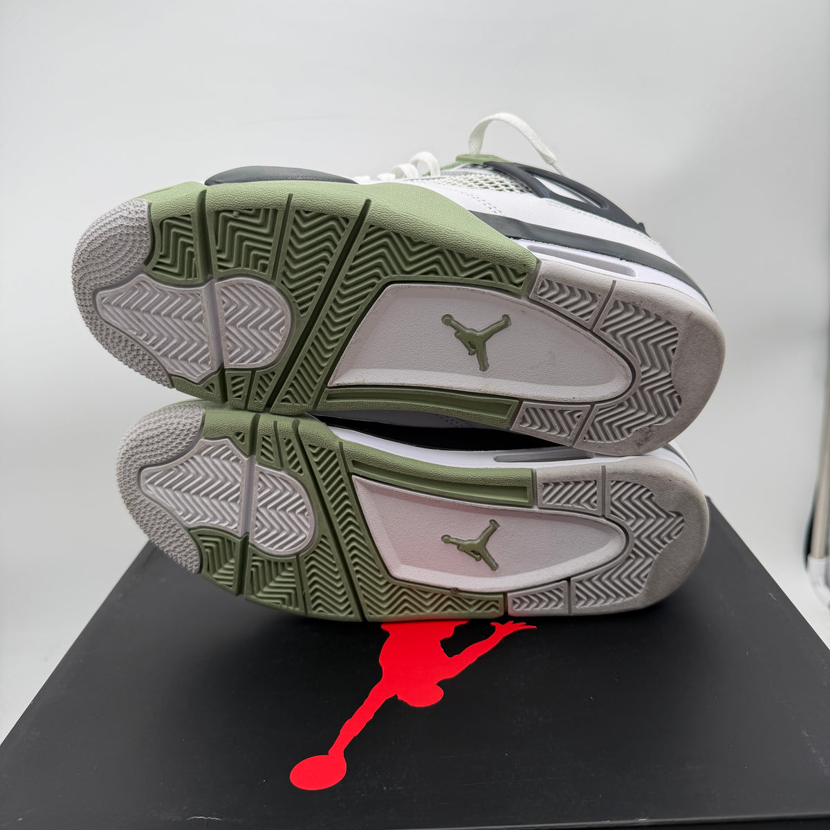 Women's Jordan Air Jordan 4 Retro "Seafoam" Sneakers Size 7.5 AQ9129-103