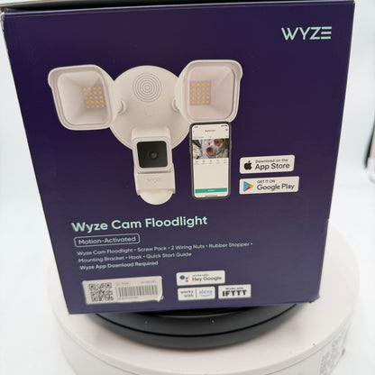 Wyze Cam Motion Activated Floodlight Security Camera - WHITE