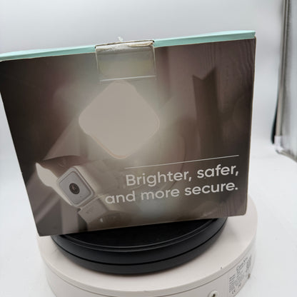 Wyze Cam Motion Activated Floodlight Security Camera - WHITE