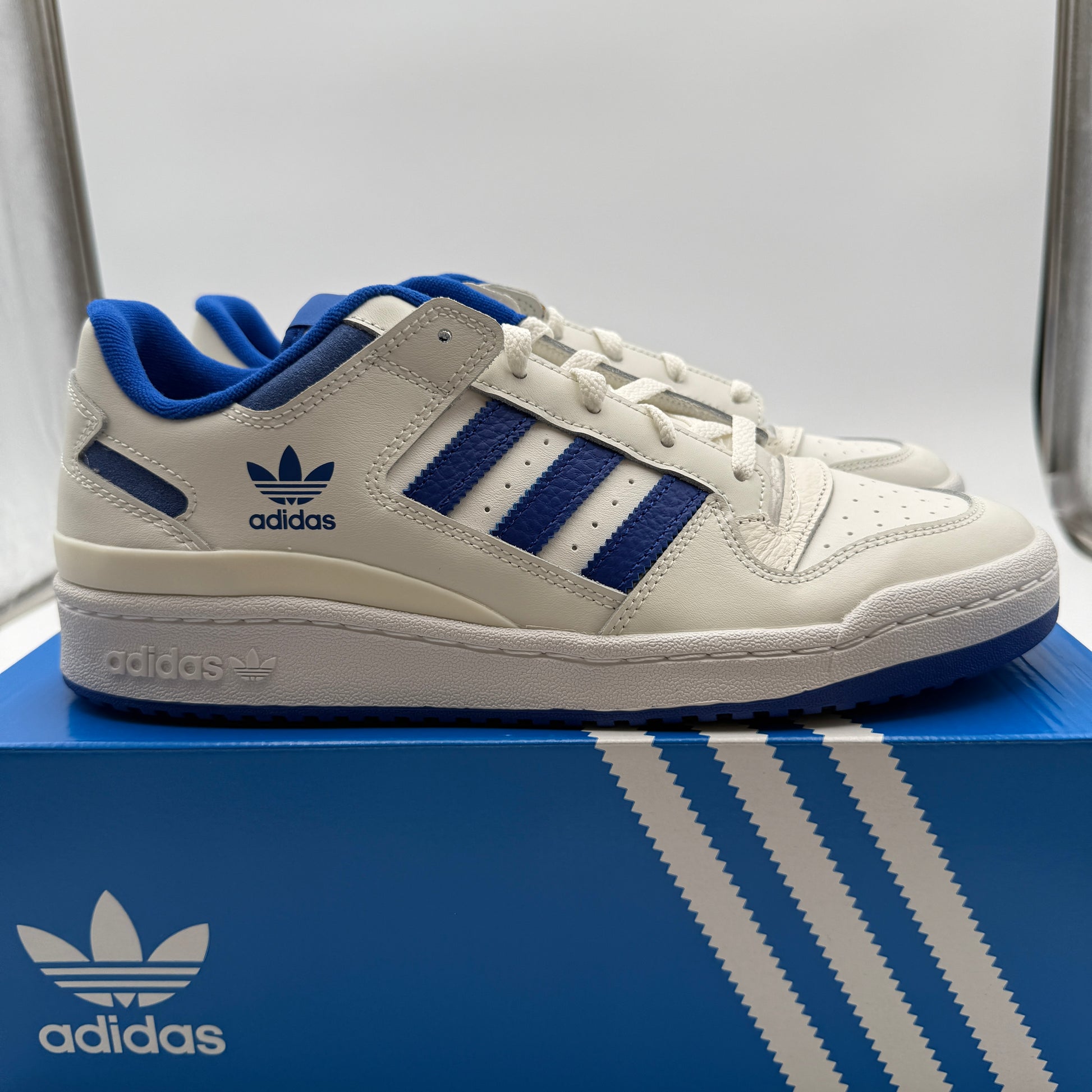 adidas Forum Low CL IH7829 Size 11 Core White Royal Blue Sneakers adidas Forum Low CL IH7829 Size 11 Core White Royal Blue Sneakers