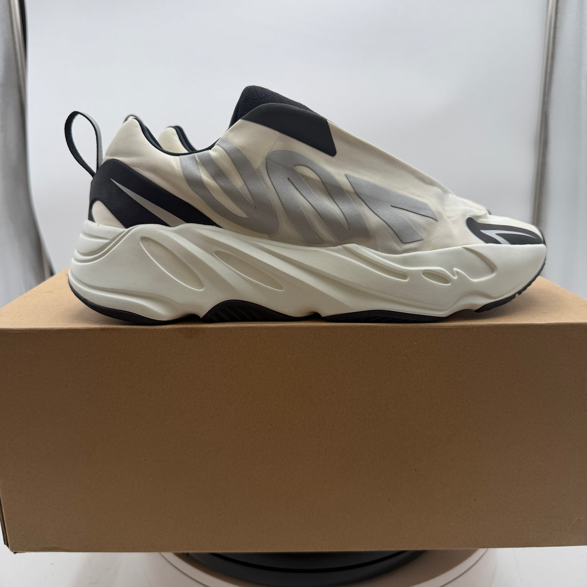 Size 10 - adidas Men's Yeezy Boost 700 MNVN Laceless Analog