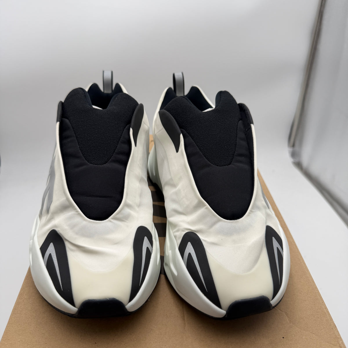 Size 10 - adidas Men's Yeezy Boost 700 MNVN Laceless Analog