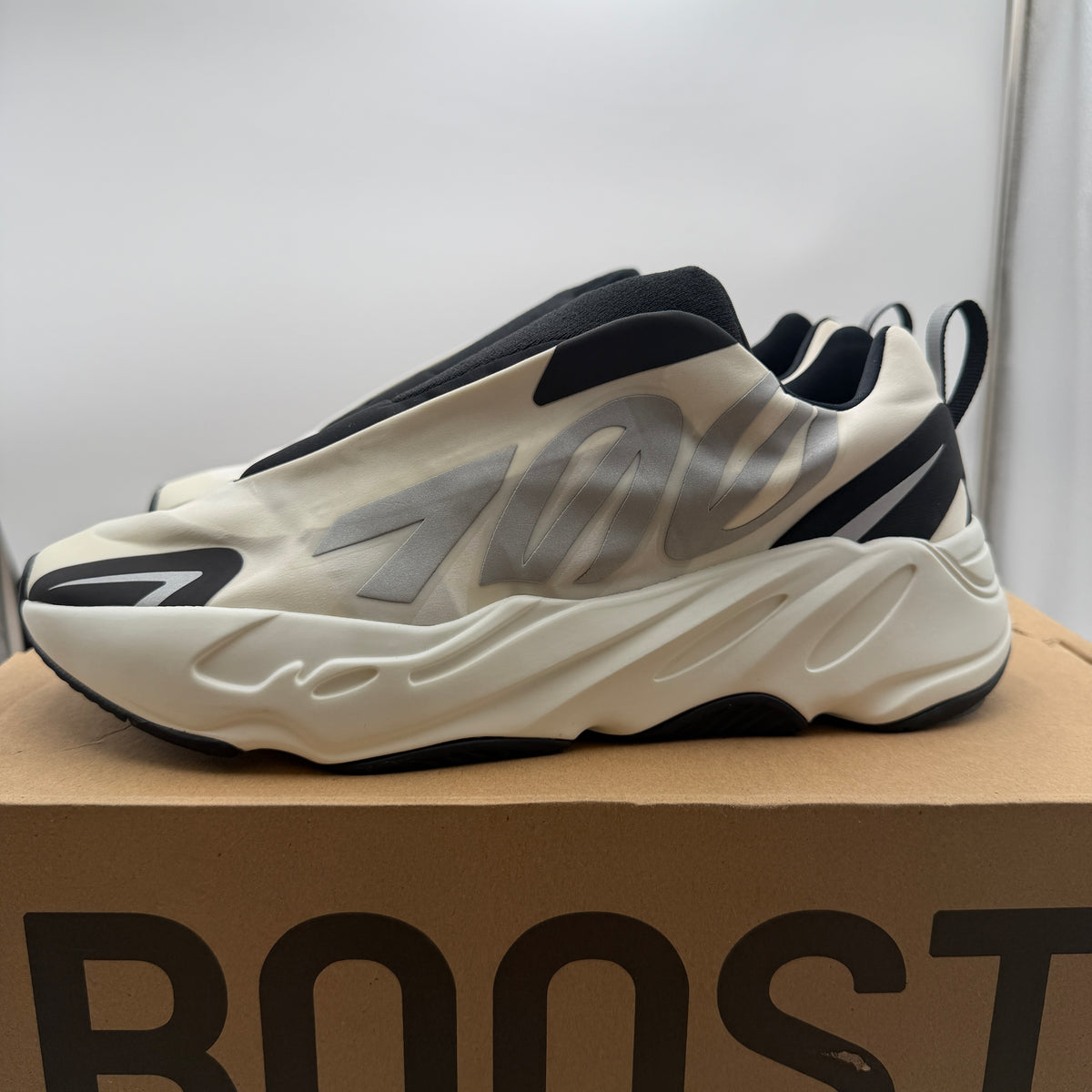 Size 10 - adidas Men's Yeezy Boost 700 MNVN Laceless Analog